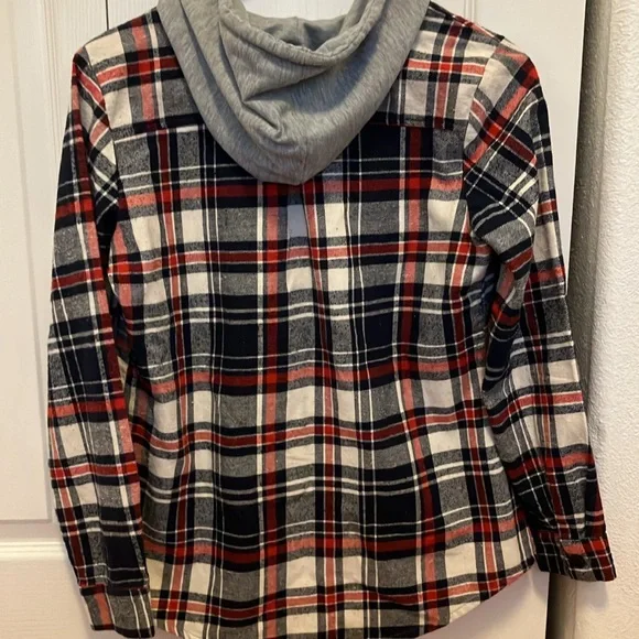 🌸  3/$15 Plaid button down sweater - Picture 6 of 9